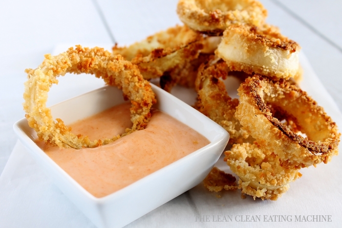 http://theleancleaneatingmachine.com/wp-content/uploads/2014/01/baked-gluten-free-onion-rings-e1390070807855.jpg