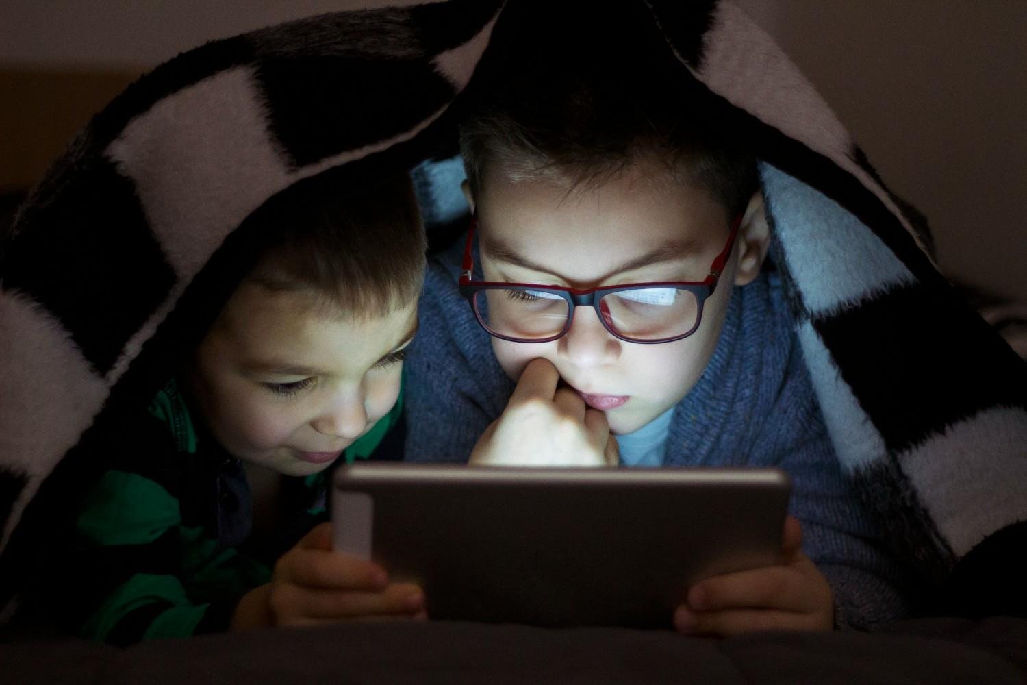 How to Manage Screen Time for Kids: Achieving Balance in a Digital World