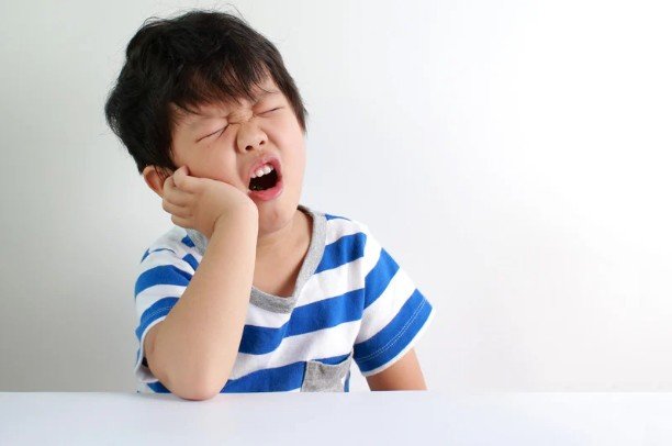 Gum Problems and Early Signs of Gingivitis