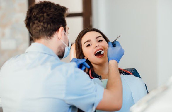 How Early Dental Treatment in Chantilly Helps Prevent Major Oral Problems