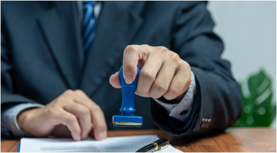 How the L2 Visa Helps Spouses Live and Work in the United States