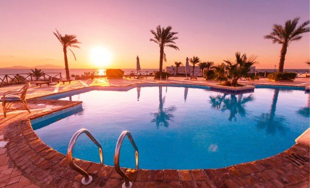 What Should Be Considered Before Finalizing a Swimming Pool Design?